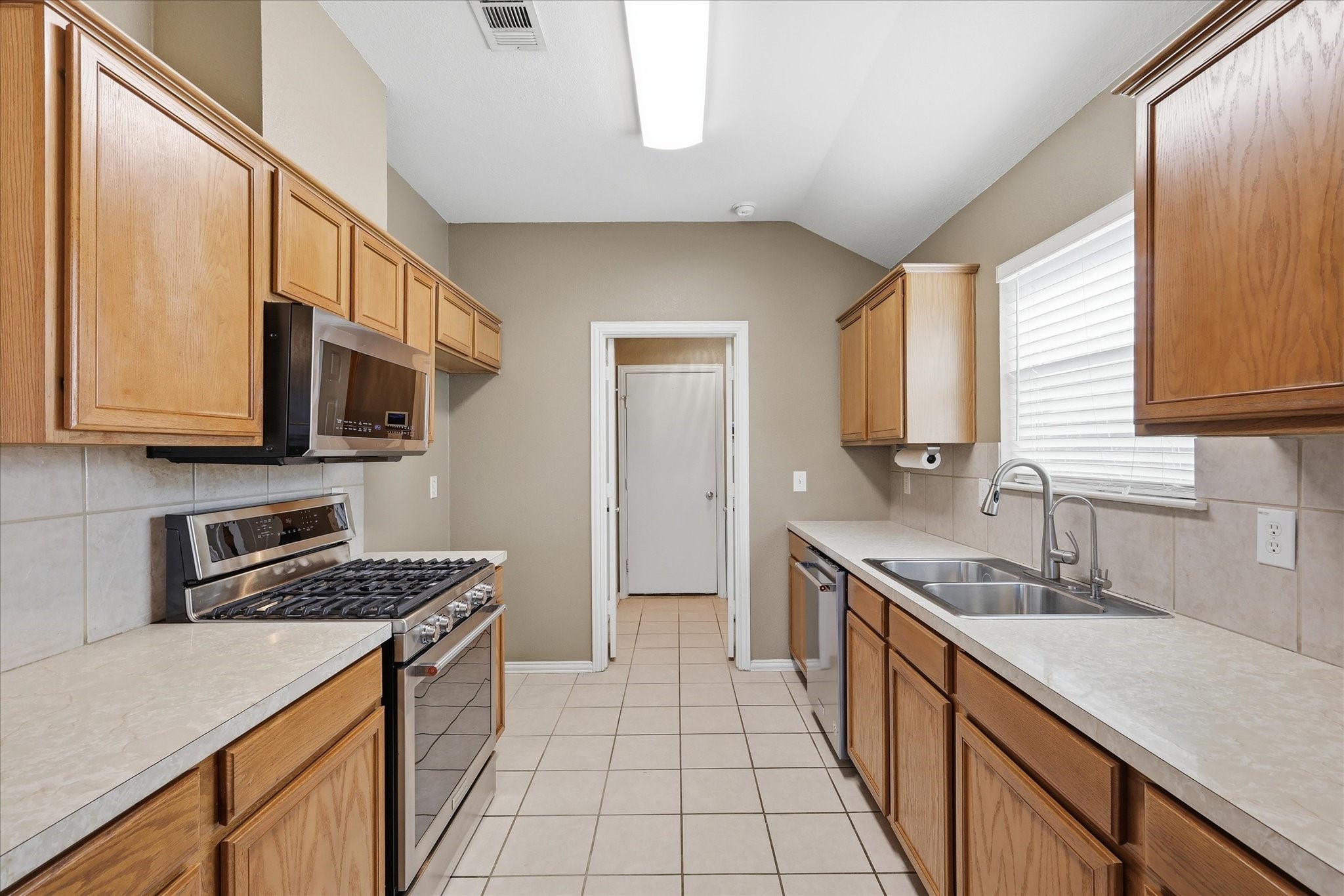 115 Loda Court Grand Prairie TX 75050