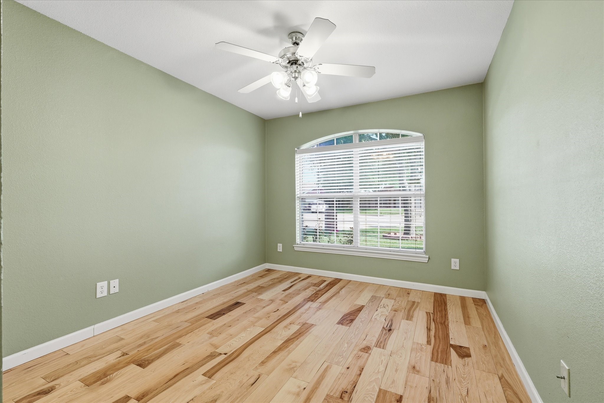 115 Loda Court Grand Prairie TX 75050