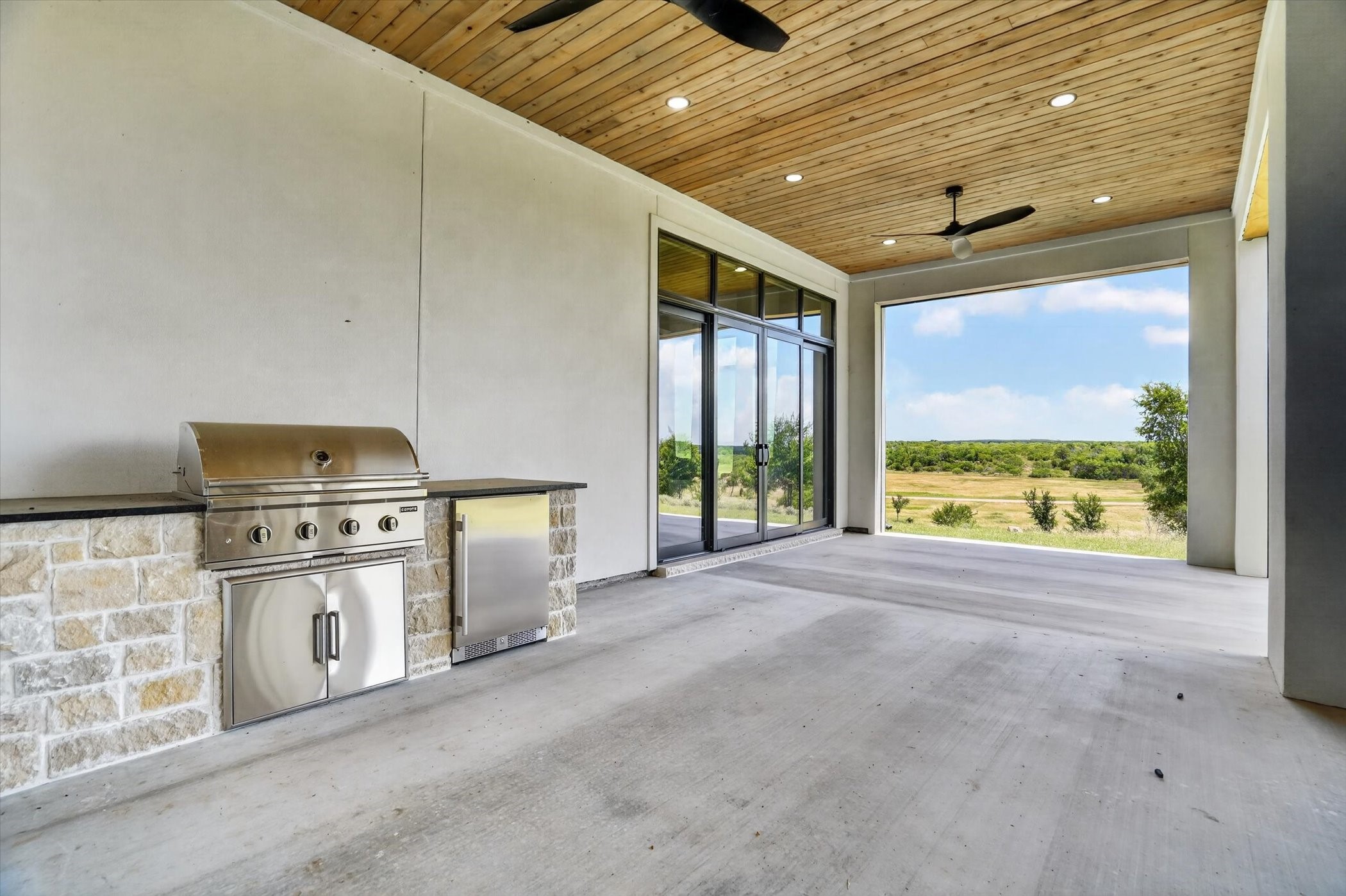 220 Cavalier Court Strawn TX 76475