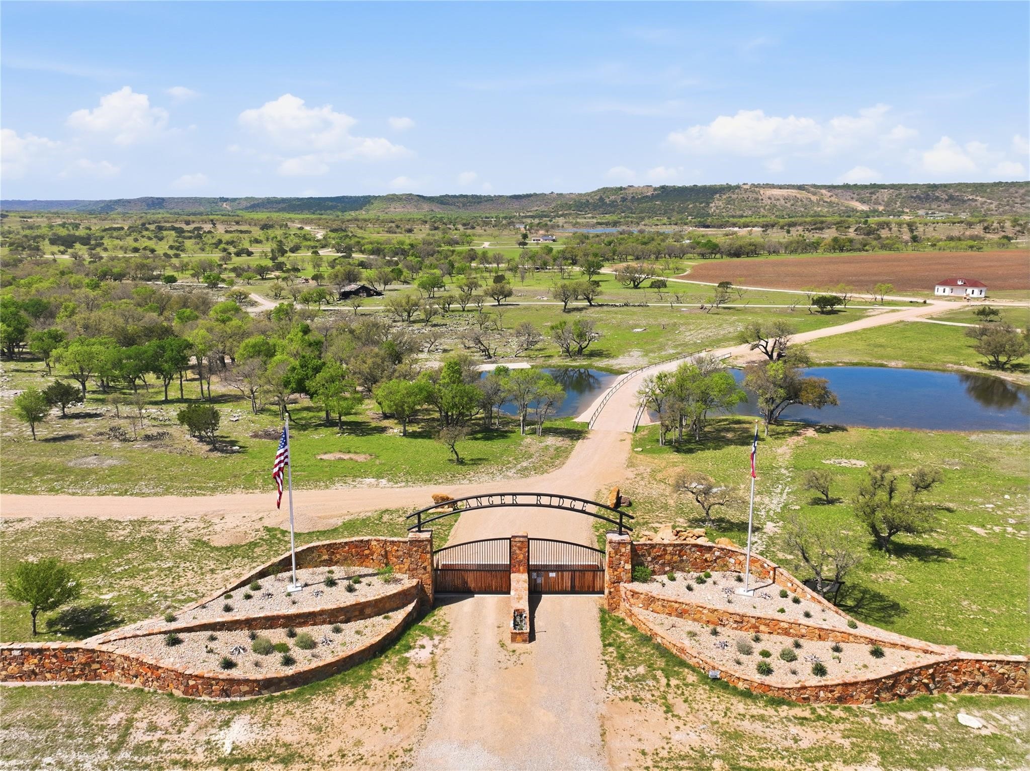 220 Cavalier Court Strawn TX 76475