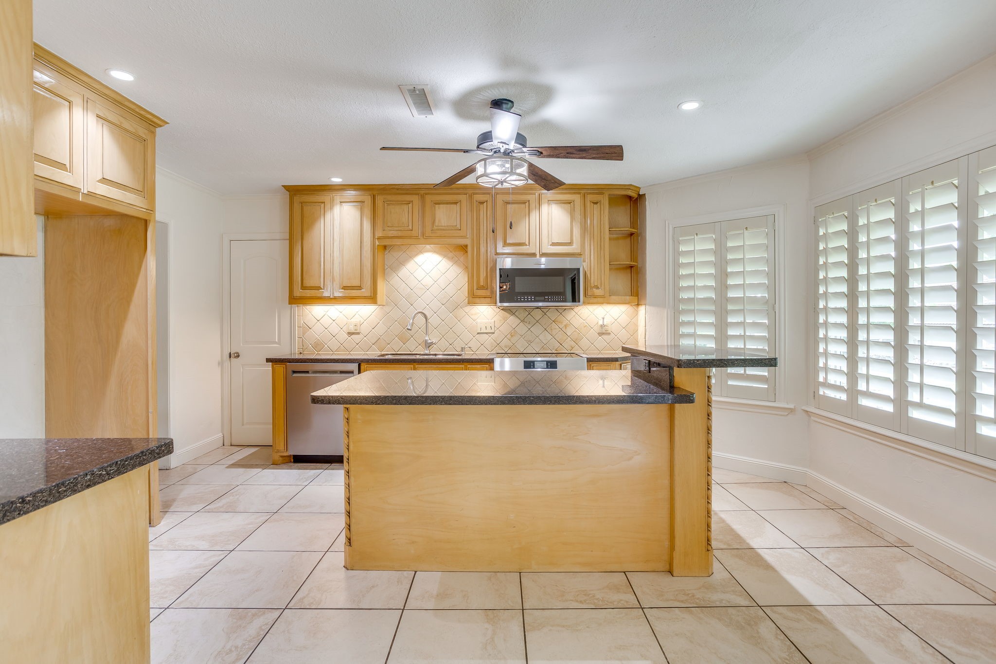 104 Wildwood Court Azle TX 76020