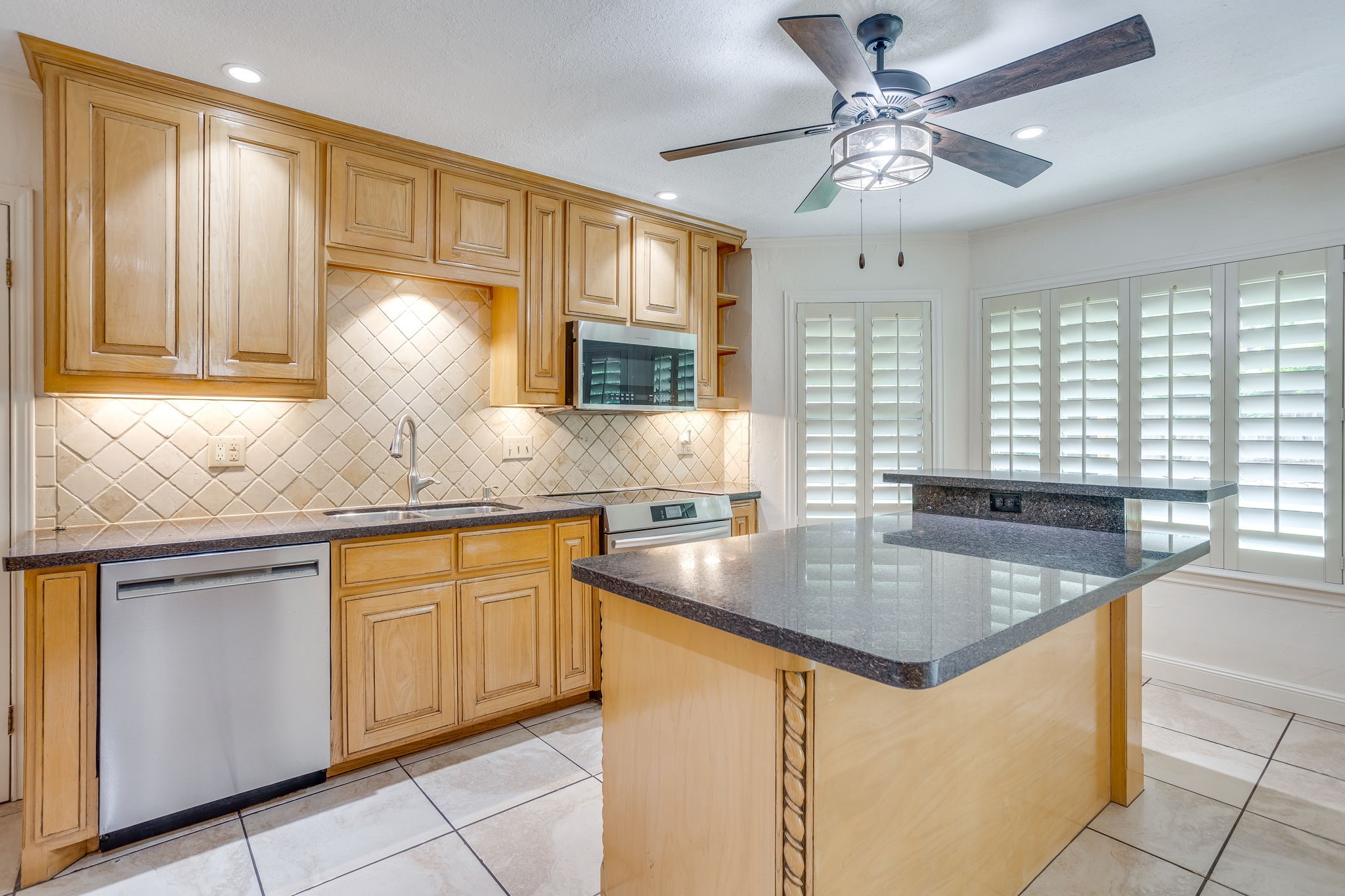 104 Wildwood Court Azle TX 76020