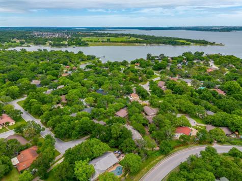 104 Wildwood Court Azle TX 76020