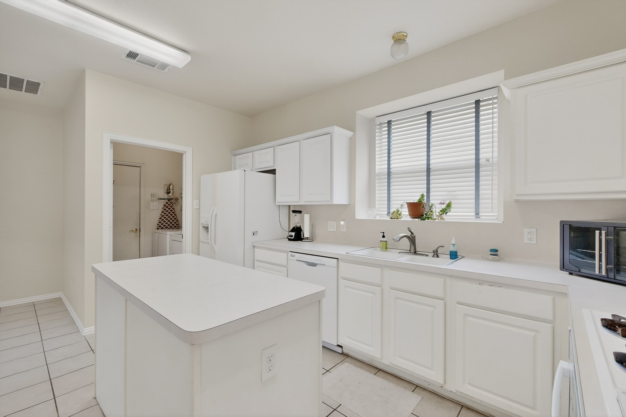 1225 Donegal Lane Garland TX 75044
