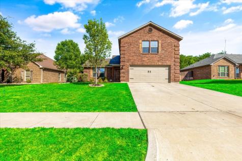703 Brandt Street Grandview TX 76050
