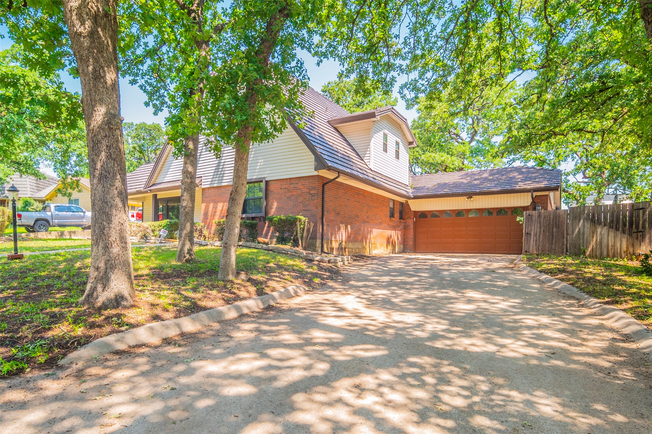 913 Brestol Court W Bedford TX 76021