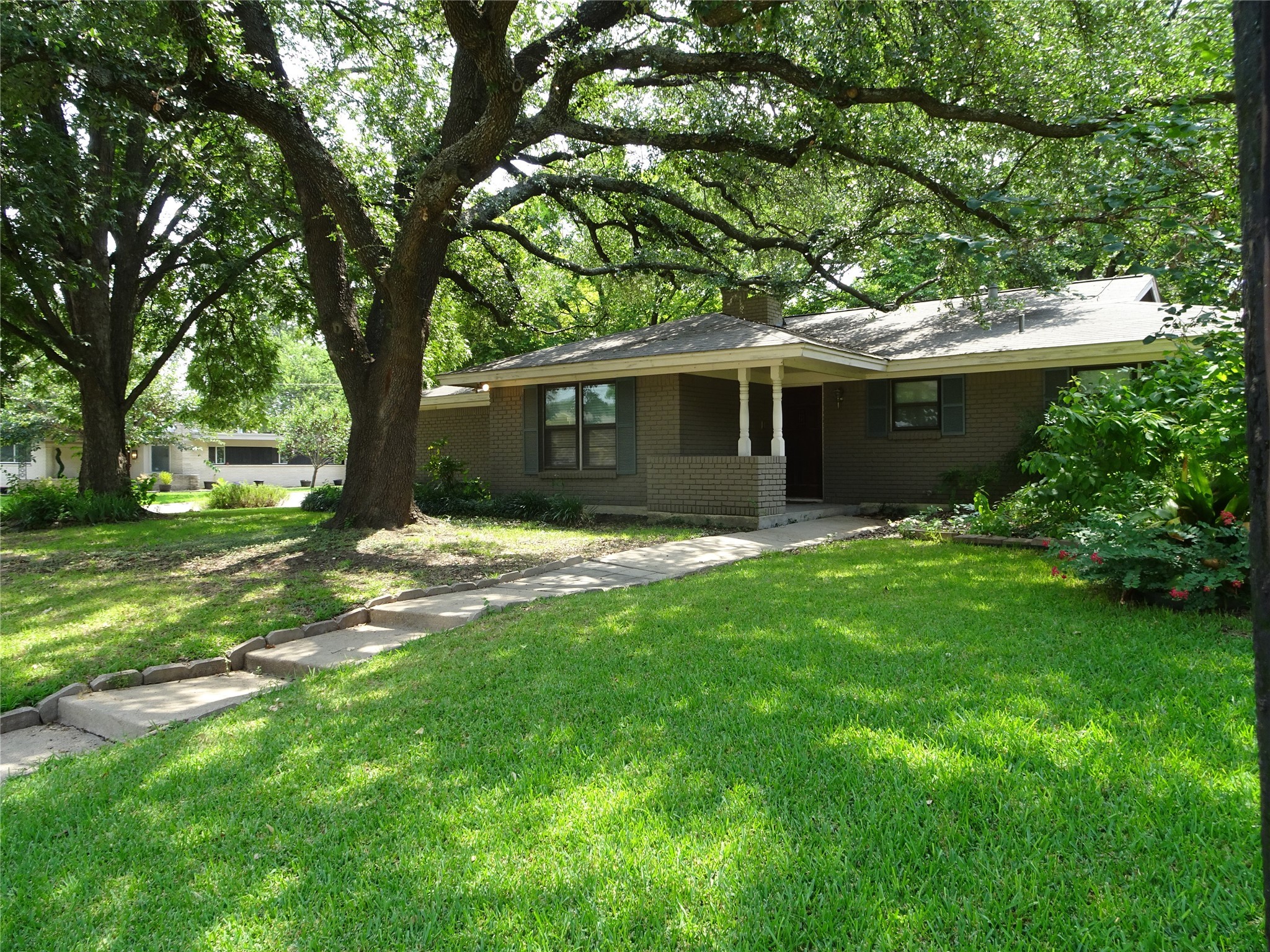 1214 Cozby Street S Benbrook TX 76126