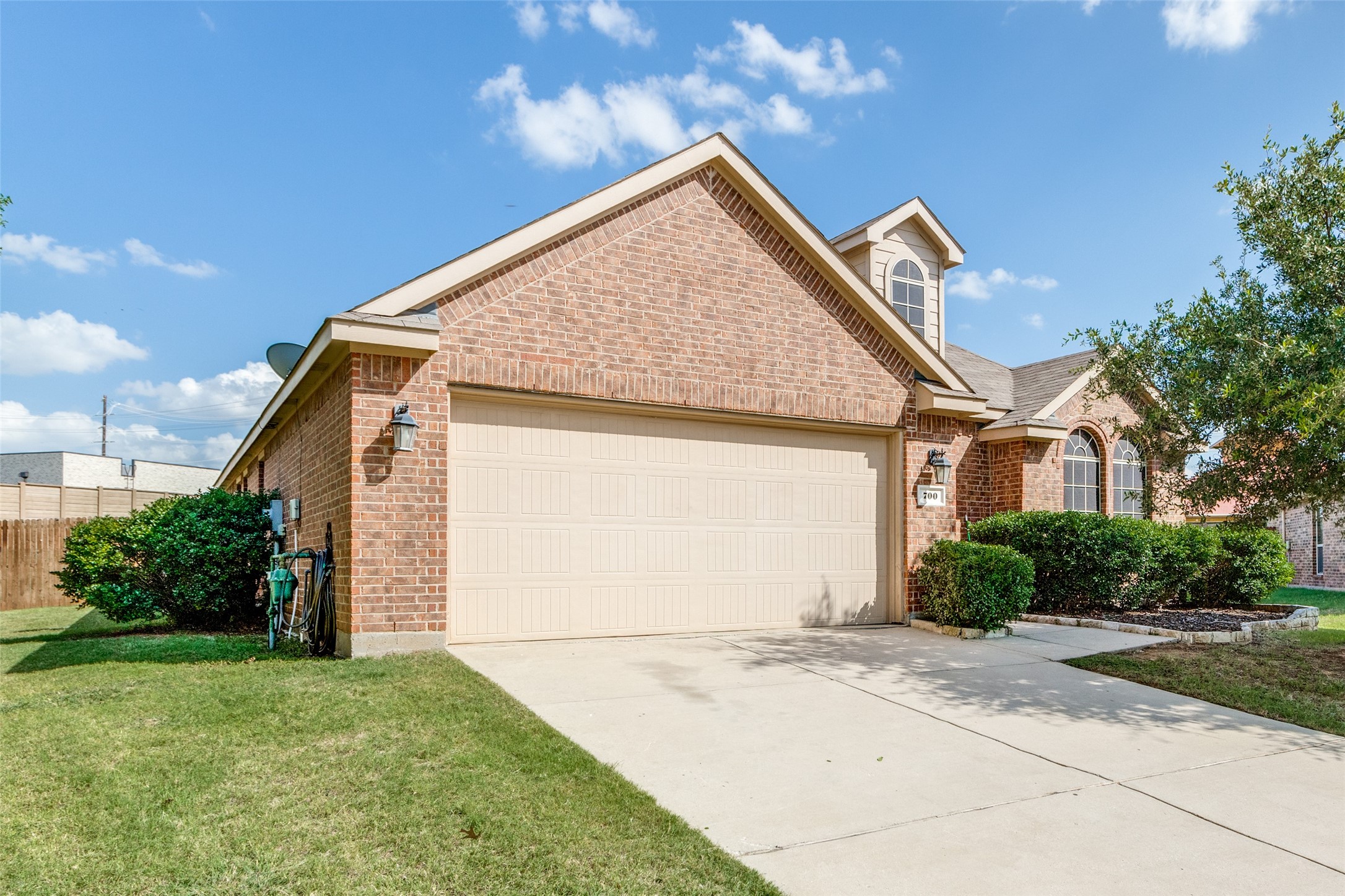700 Lark Drive Aubrey TX 76227