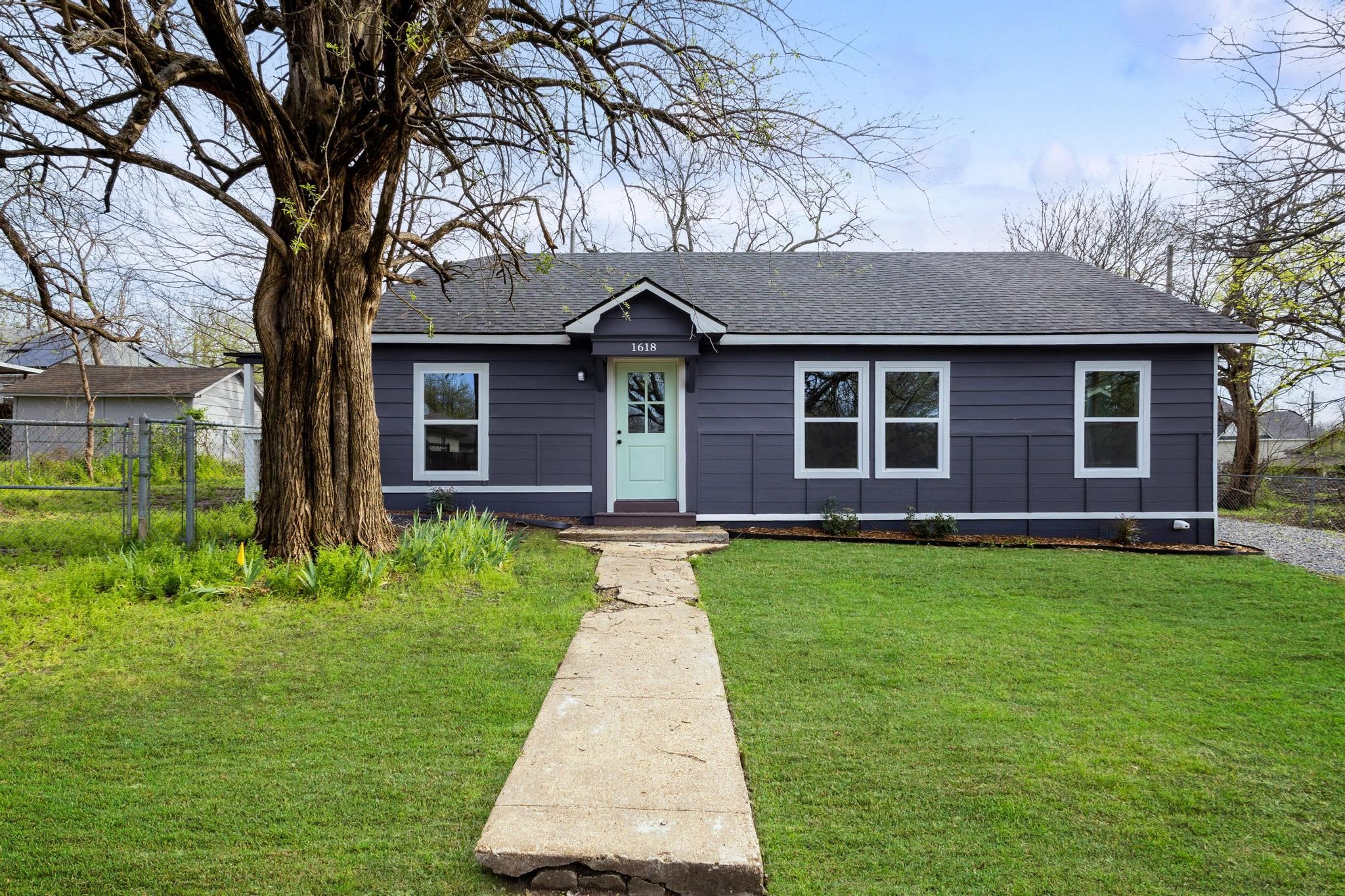 1618 E Chaffin Street Sherman TX 75090
