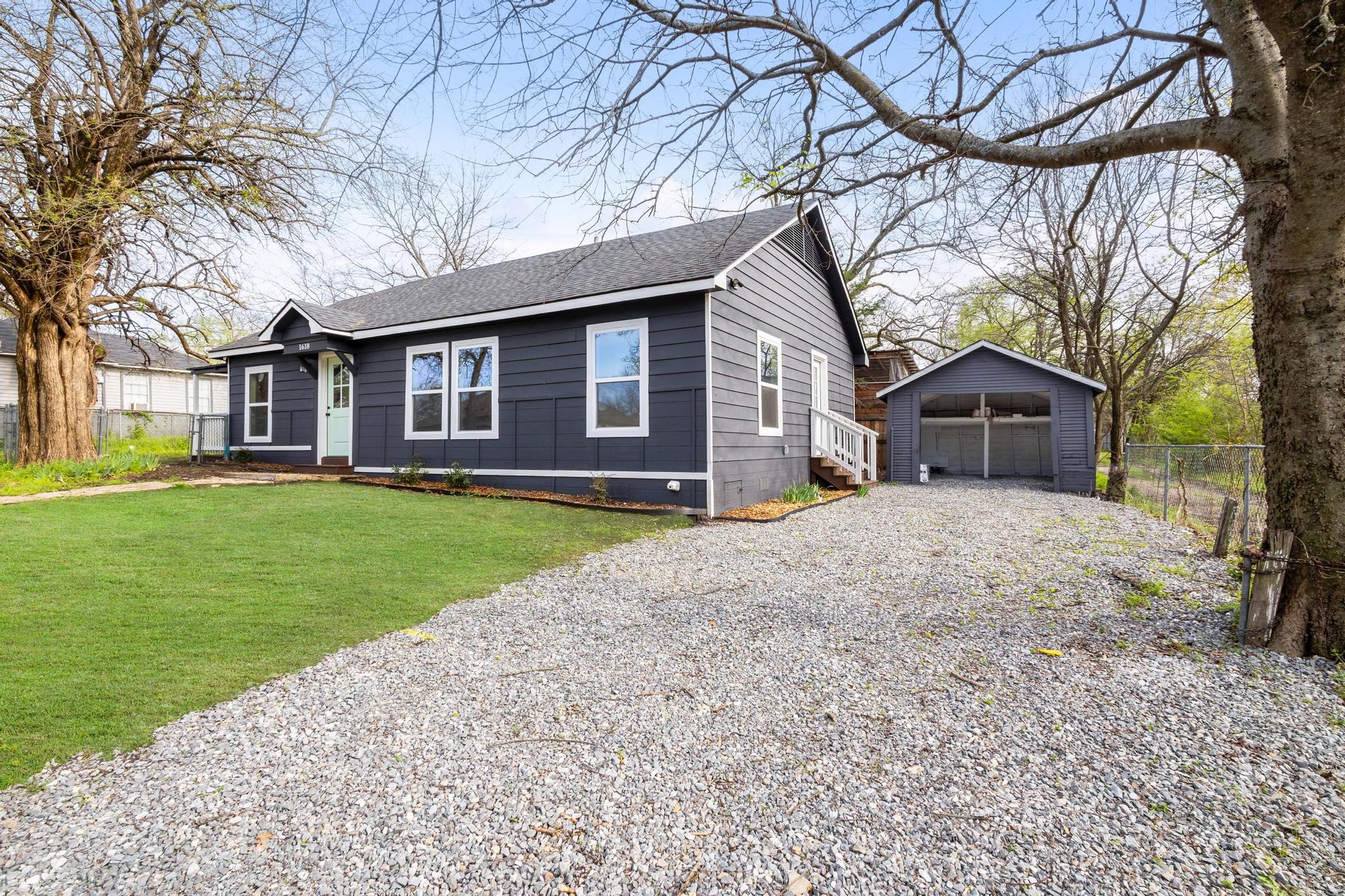 1618 E Chaffin Street Sherman TX 75090