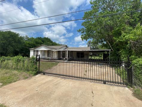 7008 Greenbriar Crescent Street Lake Worth TX 76135