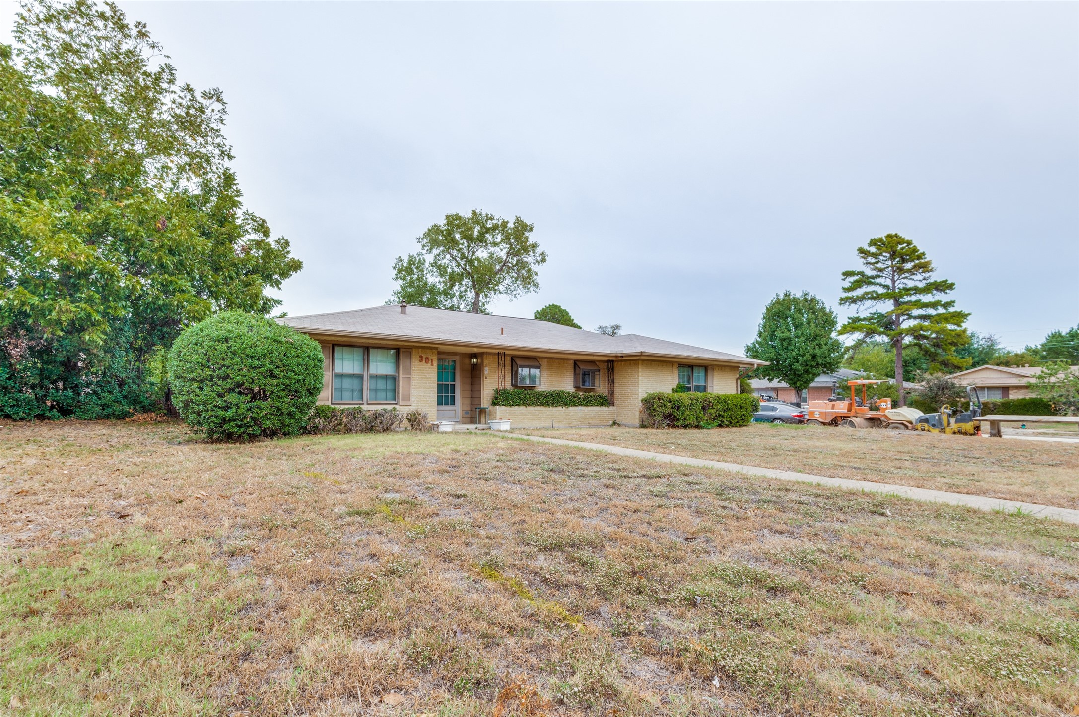 301 Shelly Circle Irving TX 75061