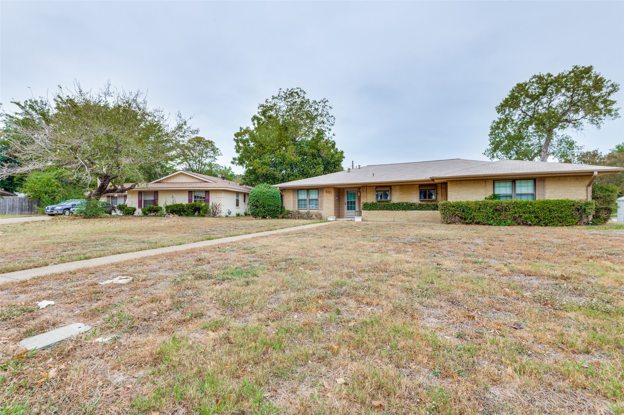 301 Shelly Circle Irving TX 75061
