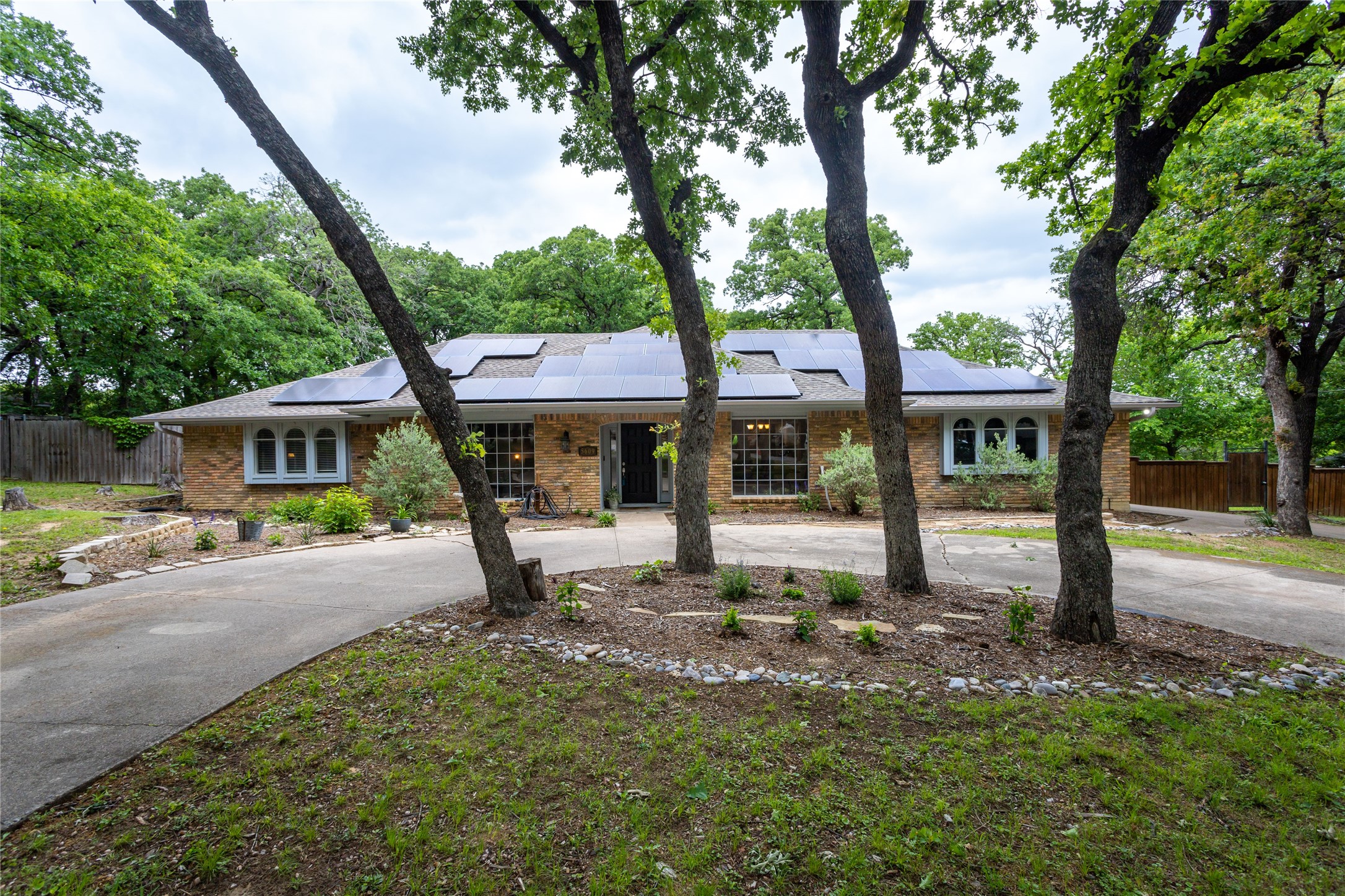 5609 Trail Lake Drive Arlington TX 76016