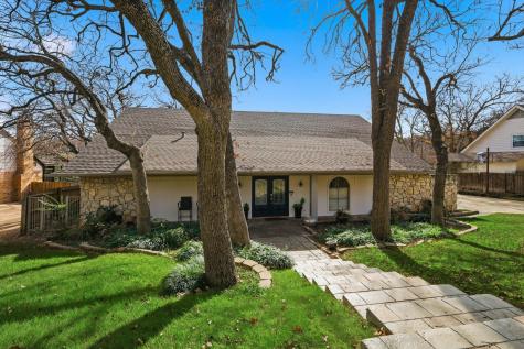 2703 Chinquapin Oak Lane Arlington TX 76012