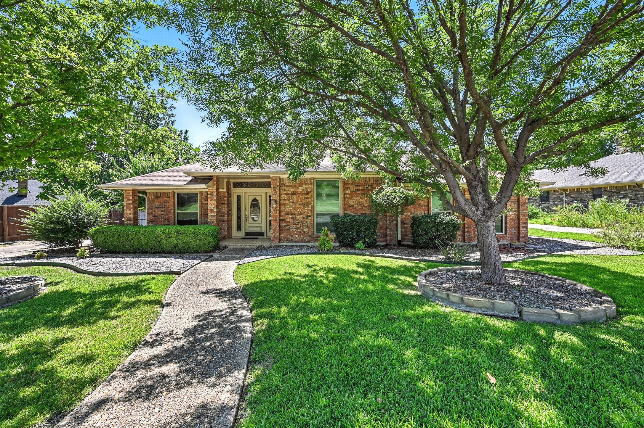 1605 James Good Lane Garland TX 75043