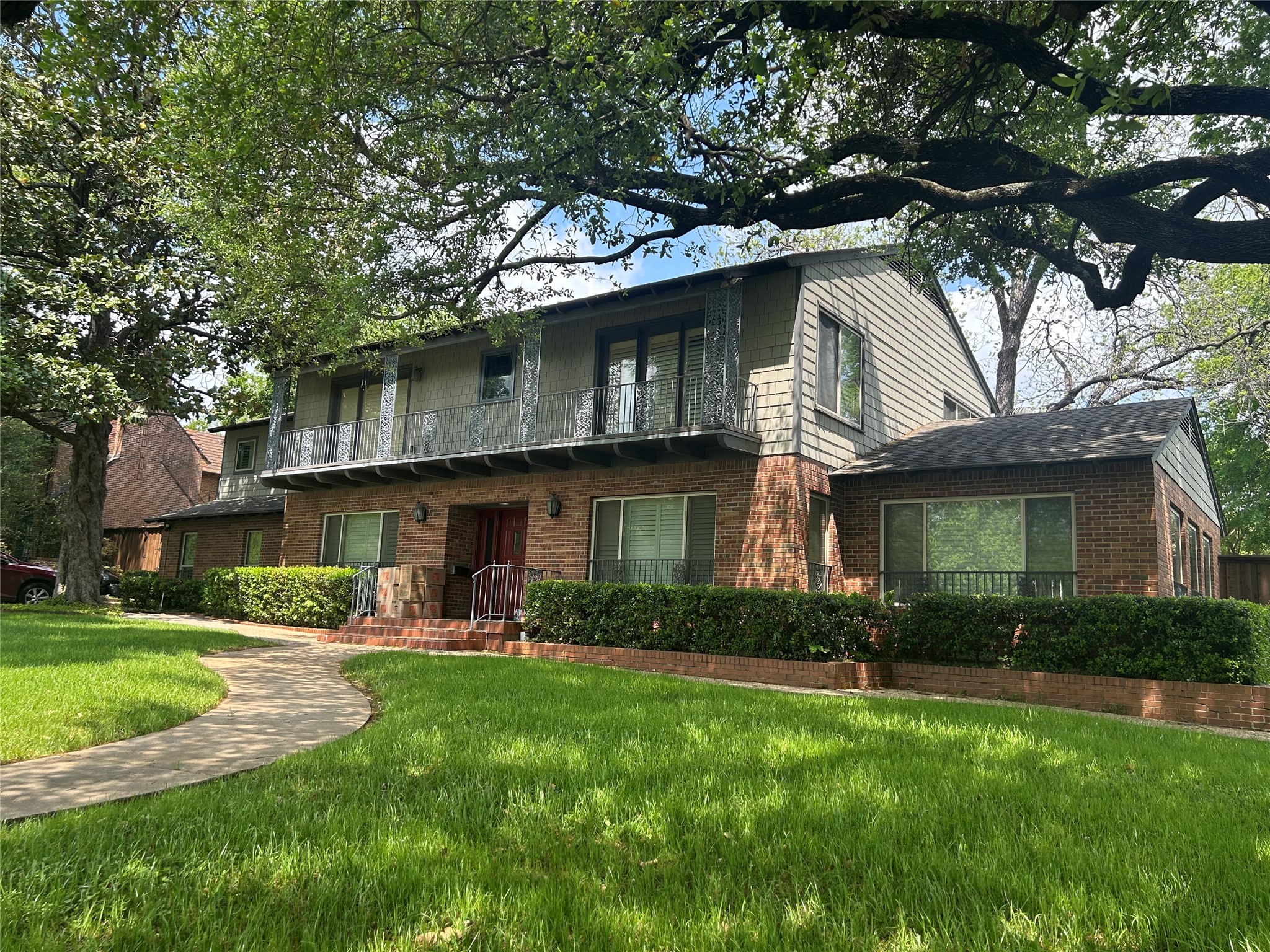 1803 W Colorado Boulevard Dallas TX 75208