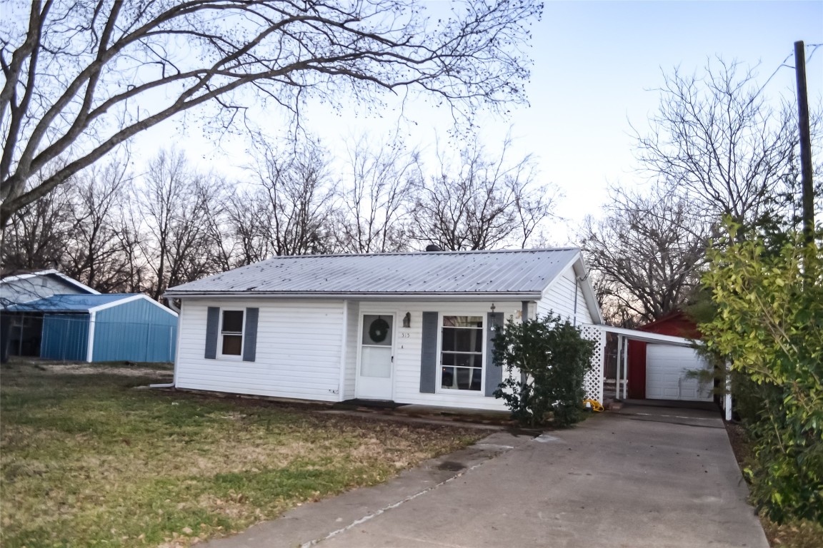 515 W Redwood Street Campbell TX 75422