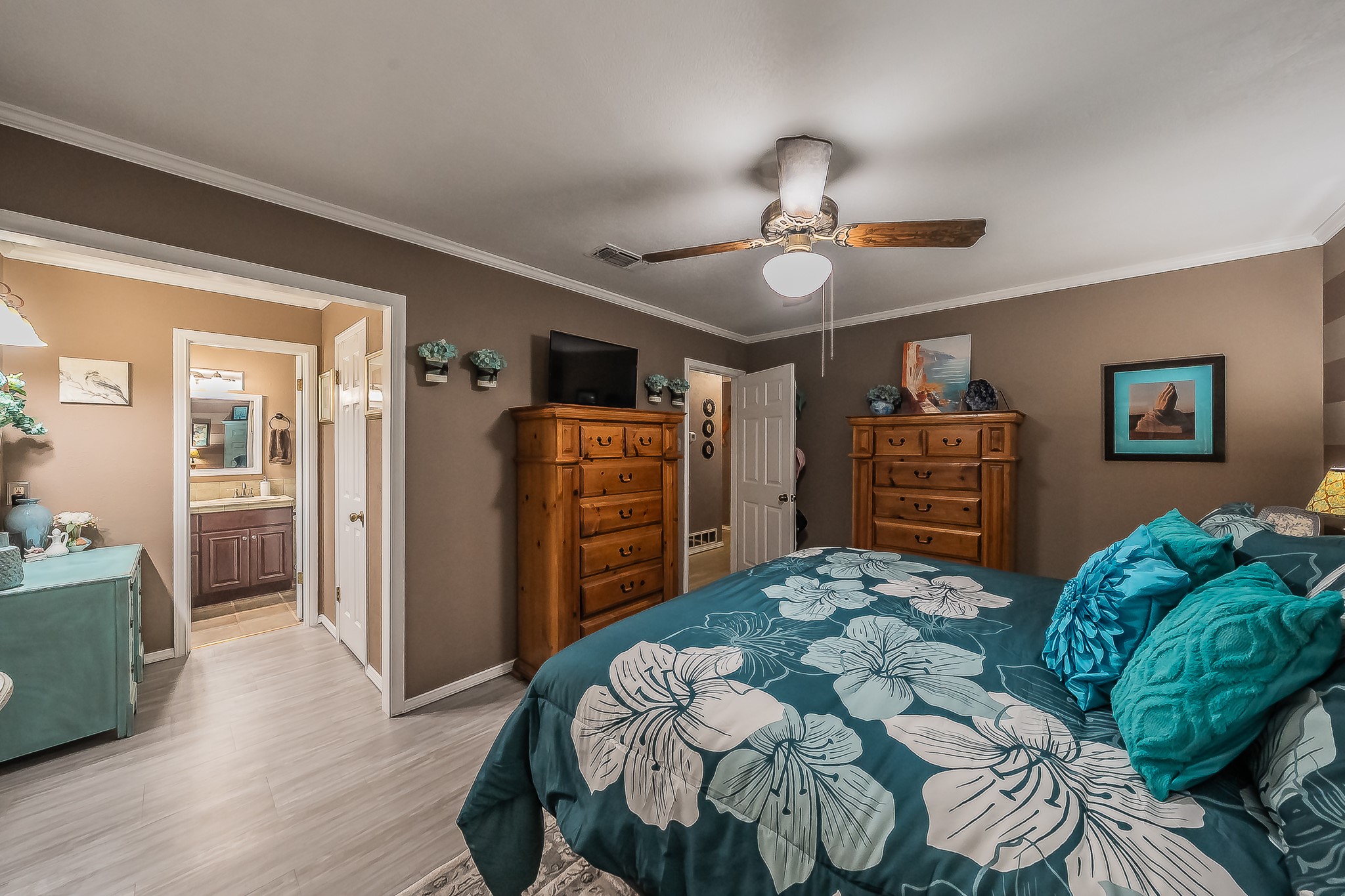 748 Regency Drive Hurst TX 76054