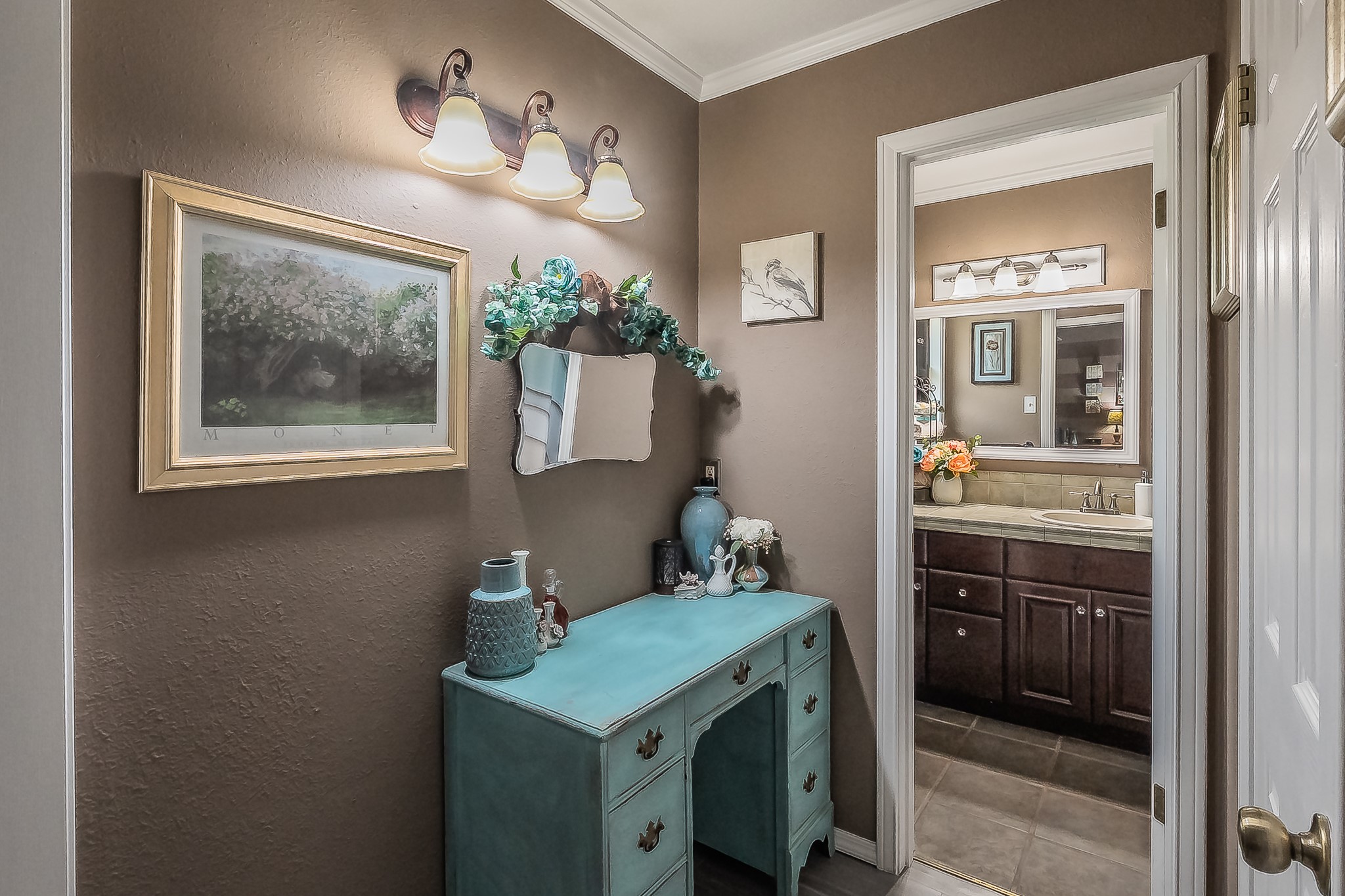 748 Regency Drive Hurst TX 76054