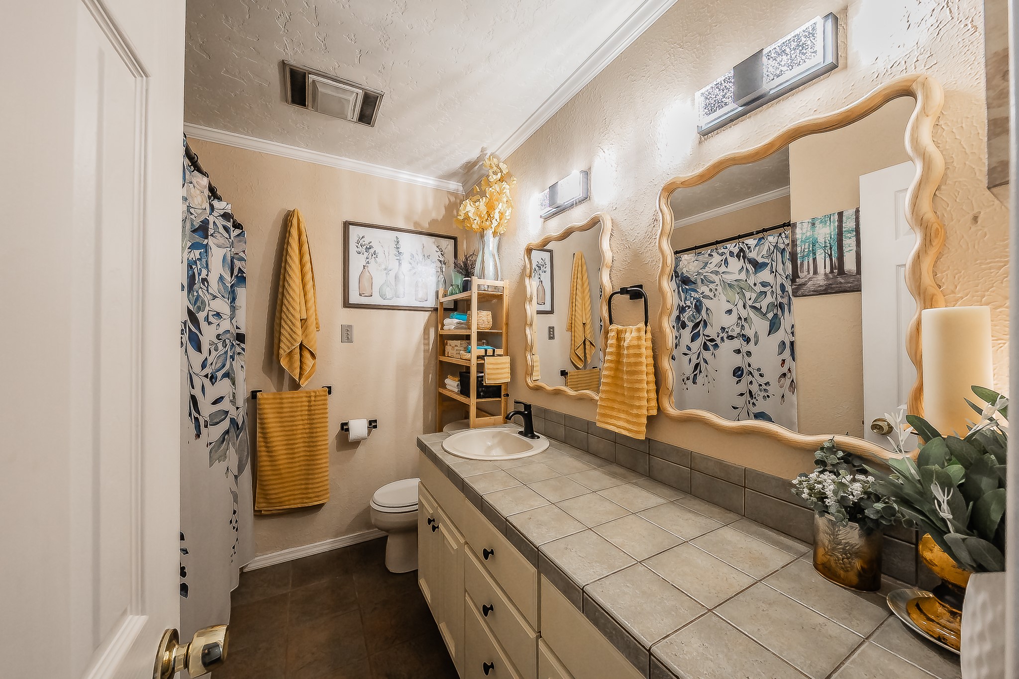 748 Regency Drive Hurst TX 76054