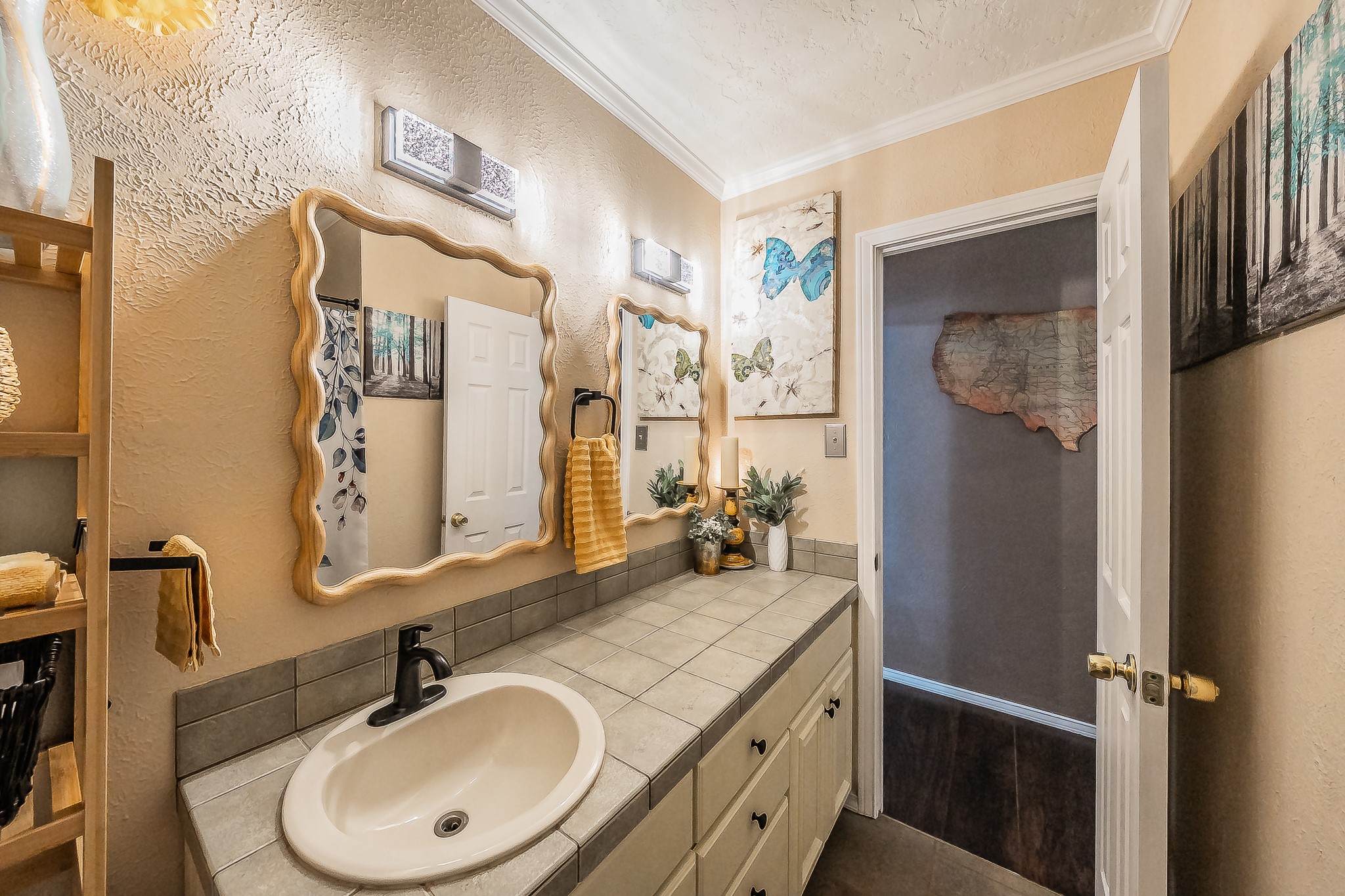 748 Regency Drive Hurst TX 76054