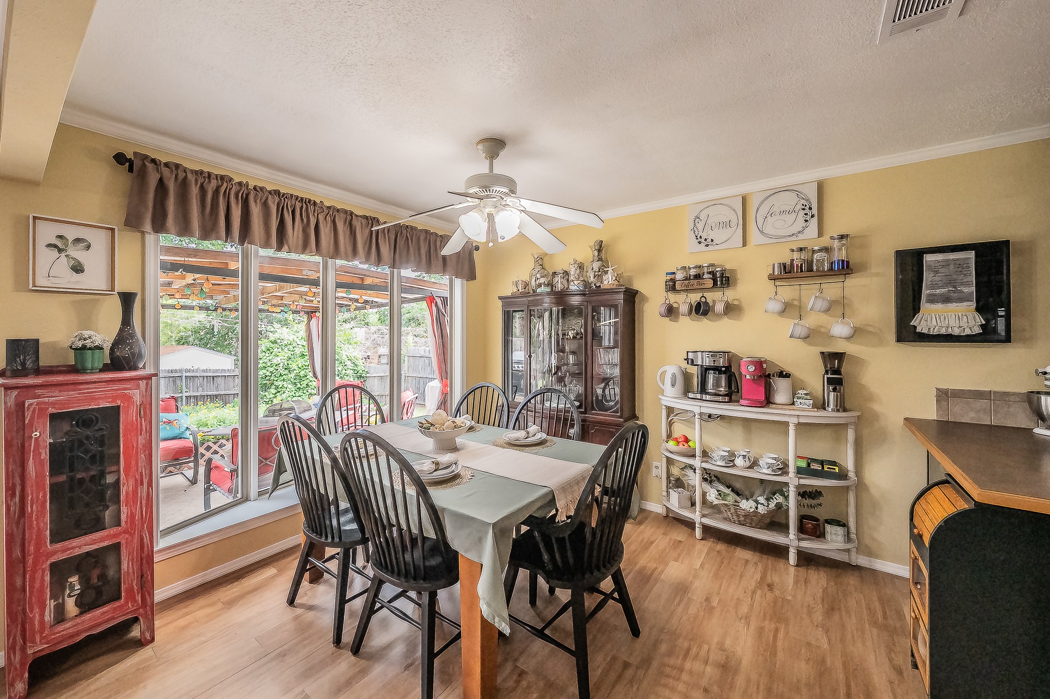 748 Regency Drive Hurst TX 76054
