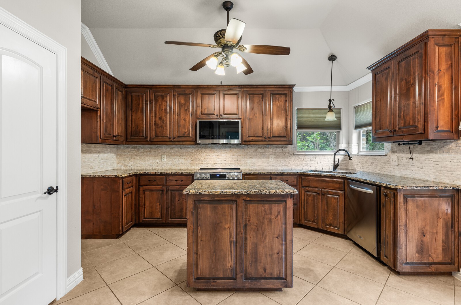 6049 Wildwood Drive Whitney TX 76692