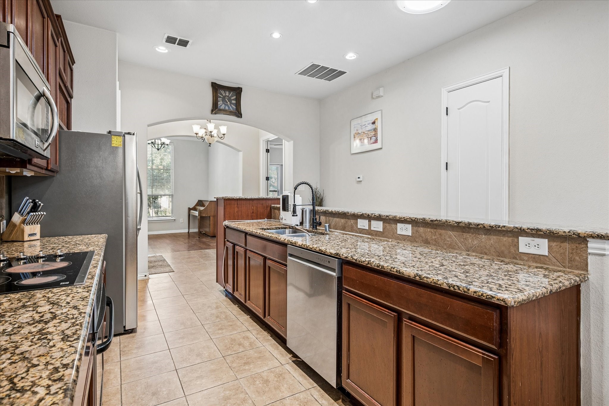 2470 Sunderland Lane Lewisville TX 75067
