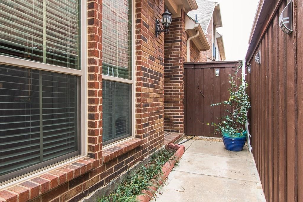2470 Sunderland Lane Lewisville TX 75067