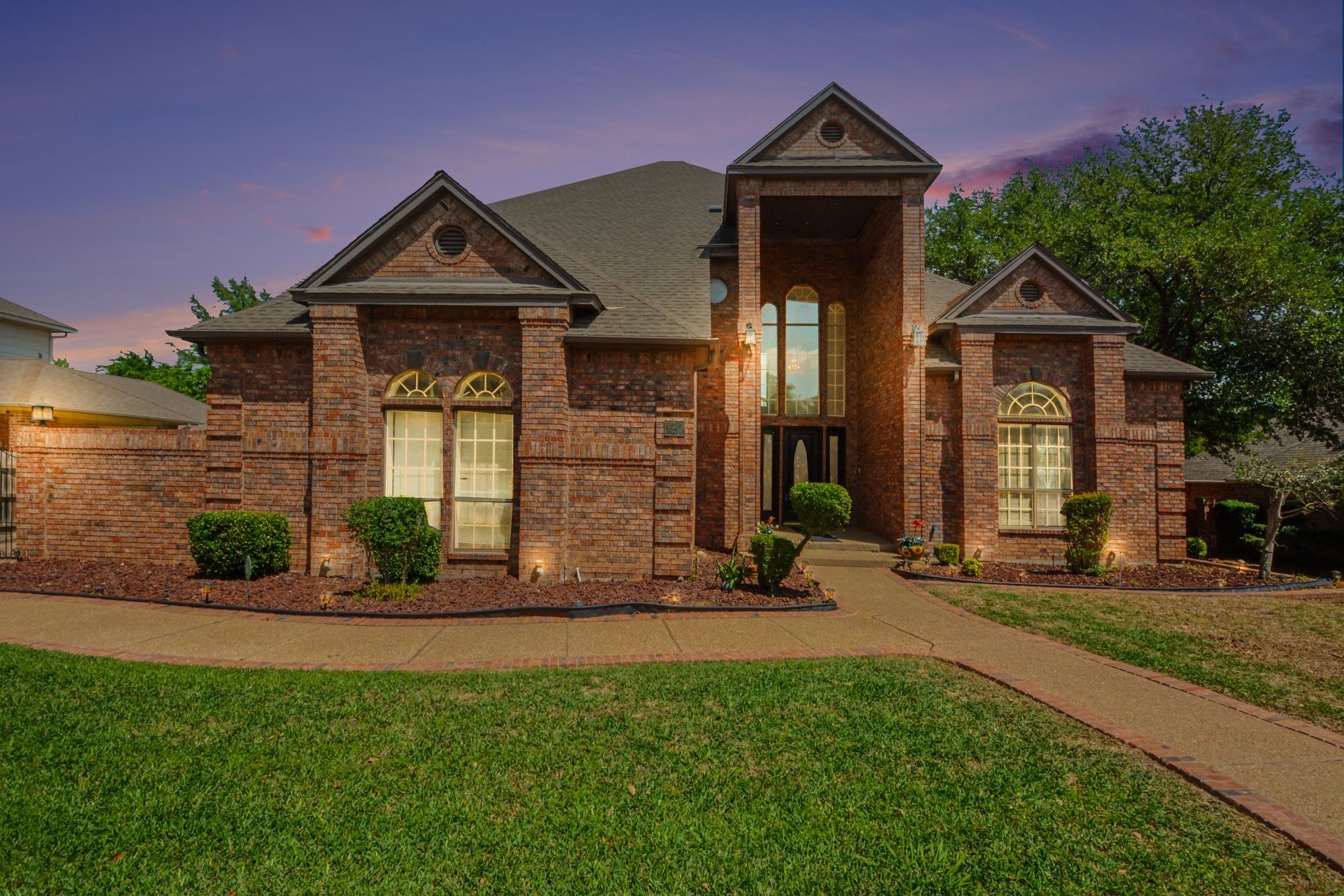 5205 Vicksburg Drive Arlington TX 76017