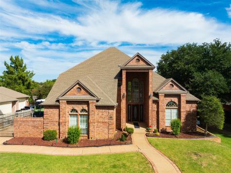 5205 Vicksburg Drive Arlington TX 76017