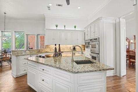 5205 Vicksburg Drive Arlington TX 76017
