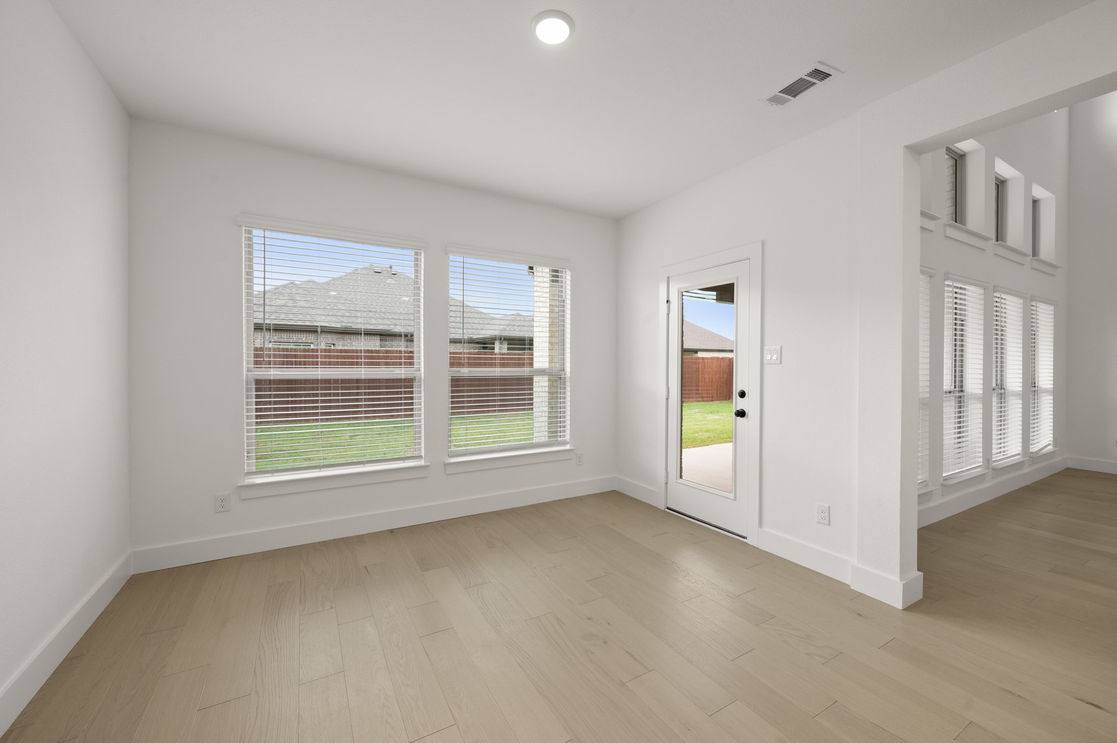 6729 Rosby Avenue Fort Worth TX 76123