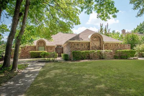 2704 Colonial Circle Mckinney TX 75072