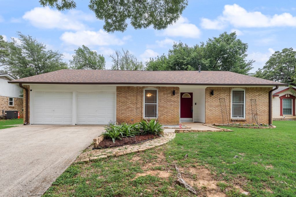 809 Buffalo Drive Arlington TX 76013