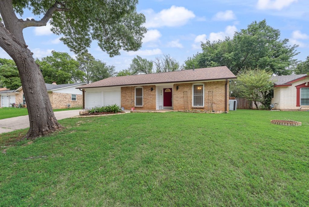 809 Buffalo Drive Arlington TX 76013