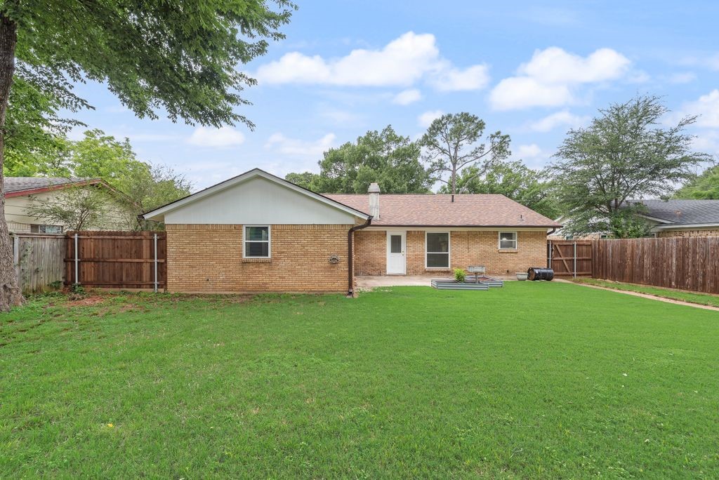 809 Buffalo Drive Arlington TX 76013