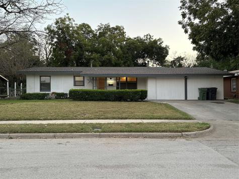 2422 Cloverdale Street Arlington TX 76010