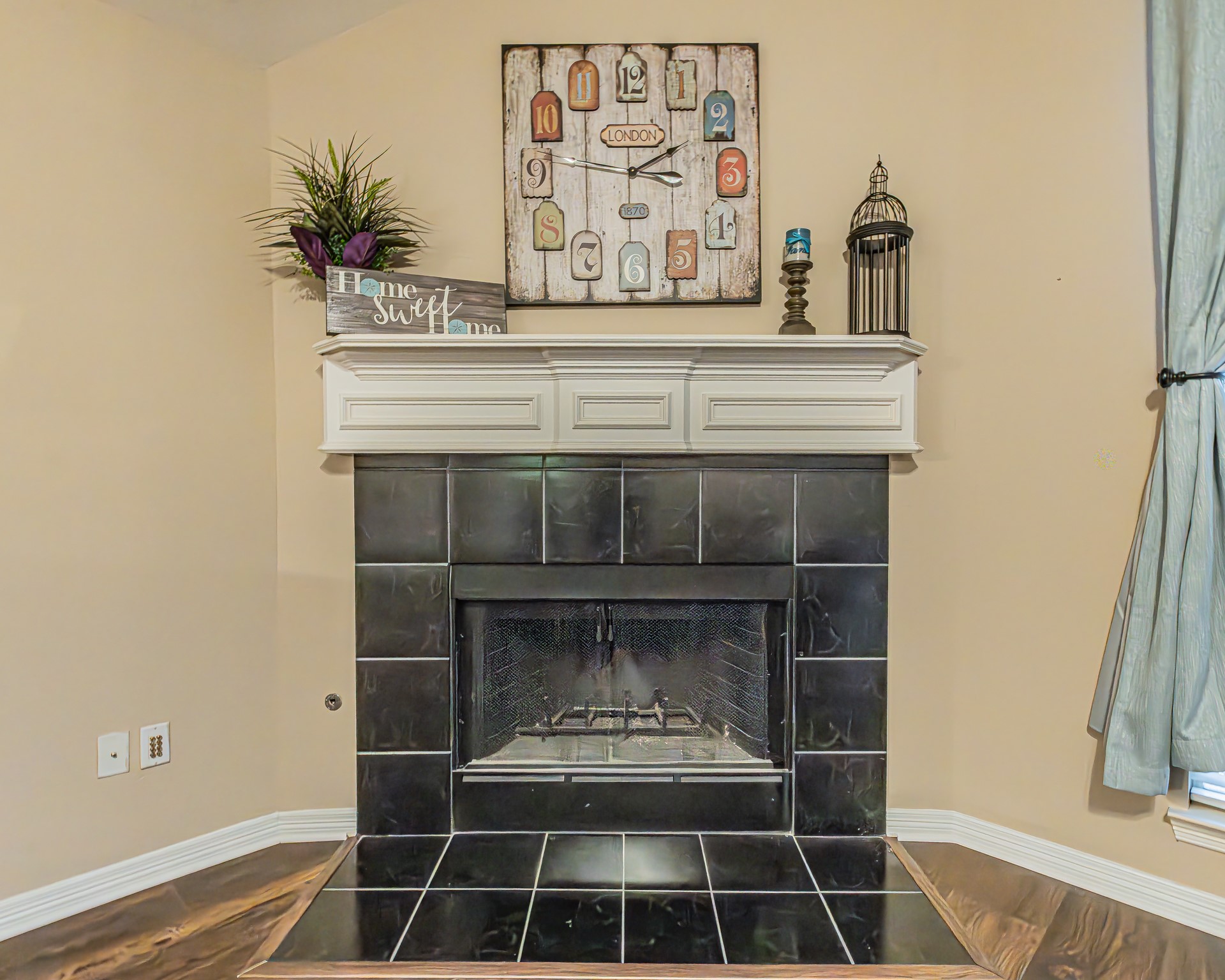 2878 Crestview Drive Lewisville TX 75067