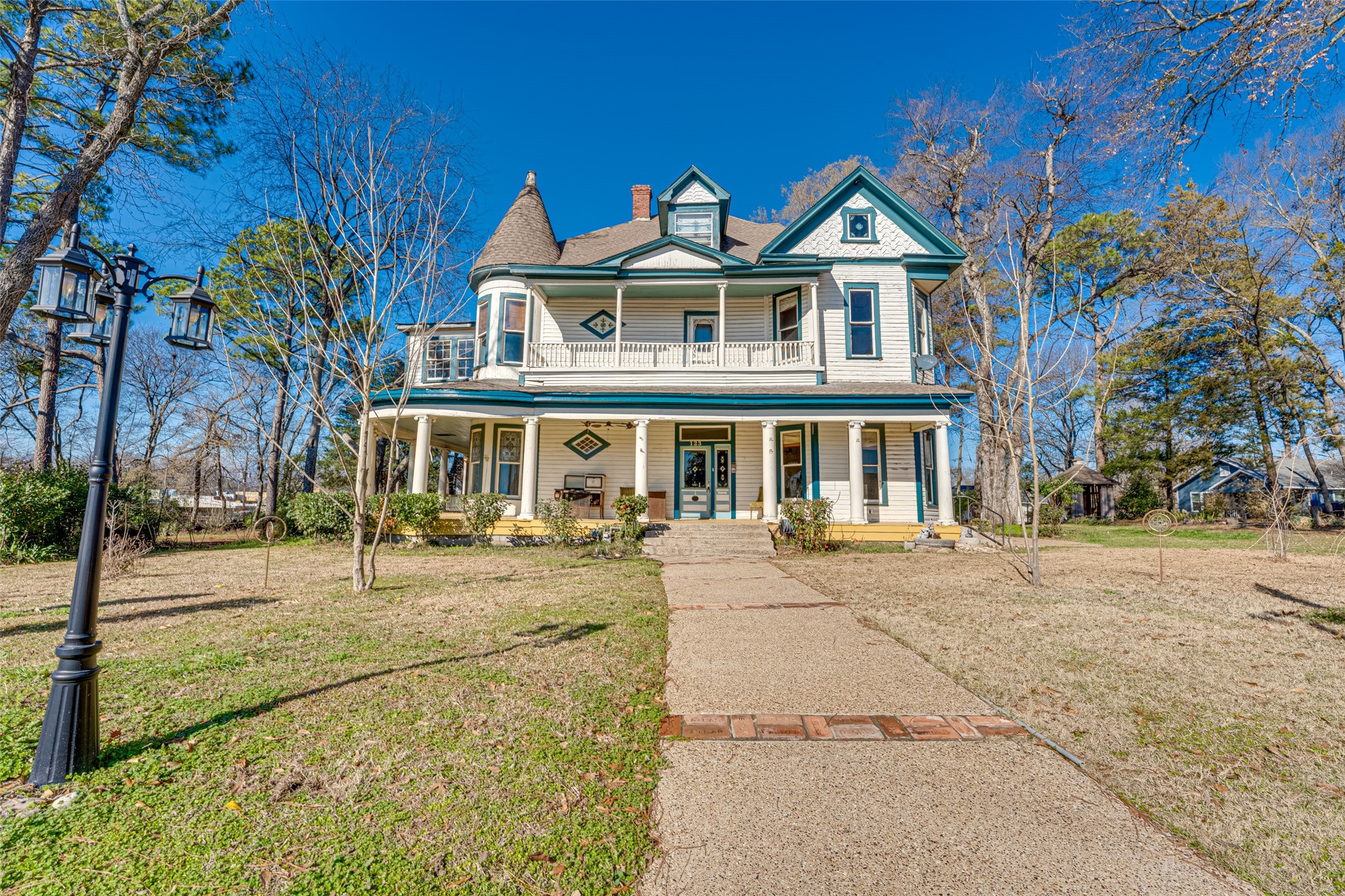 123 N Line Street Mineola TX 75773