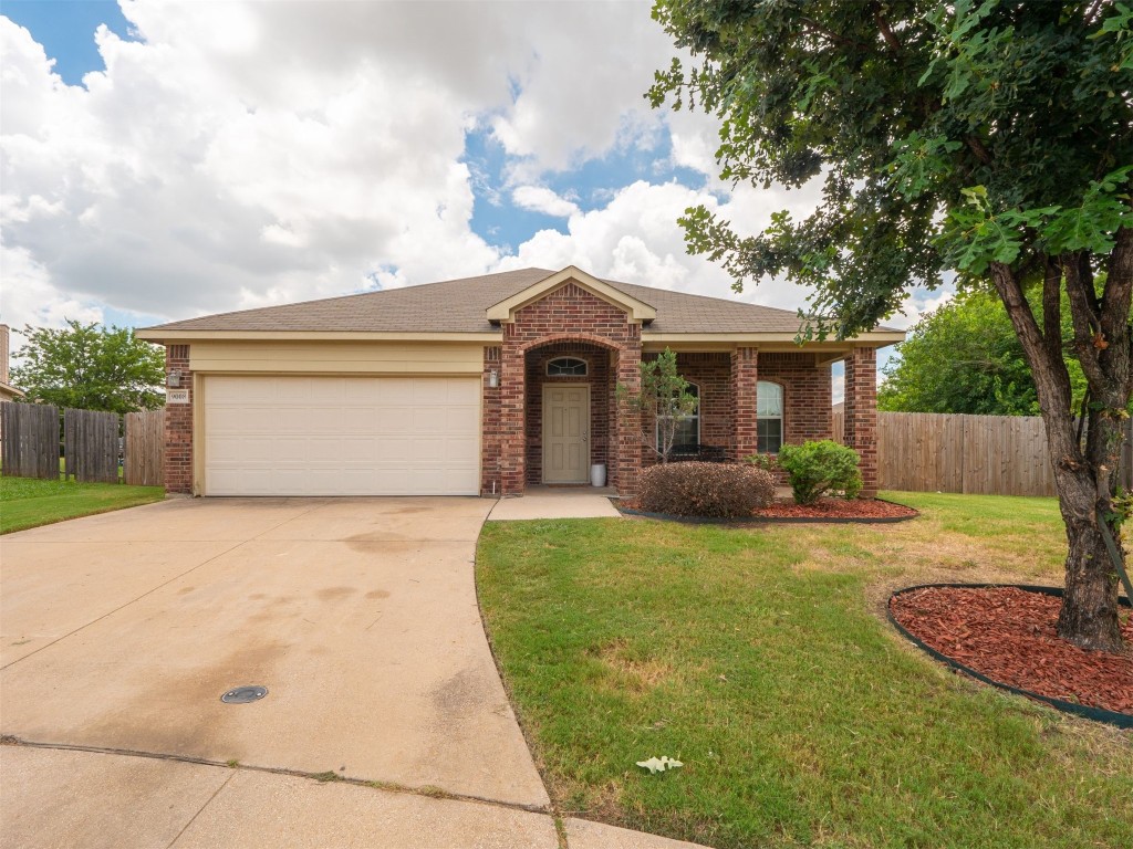 9008 Beacon Court Fort Worth TX 76140