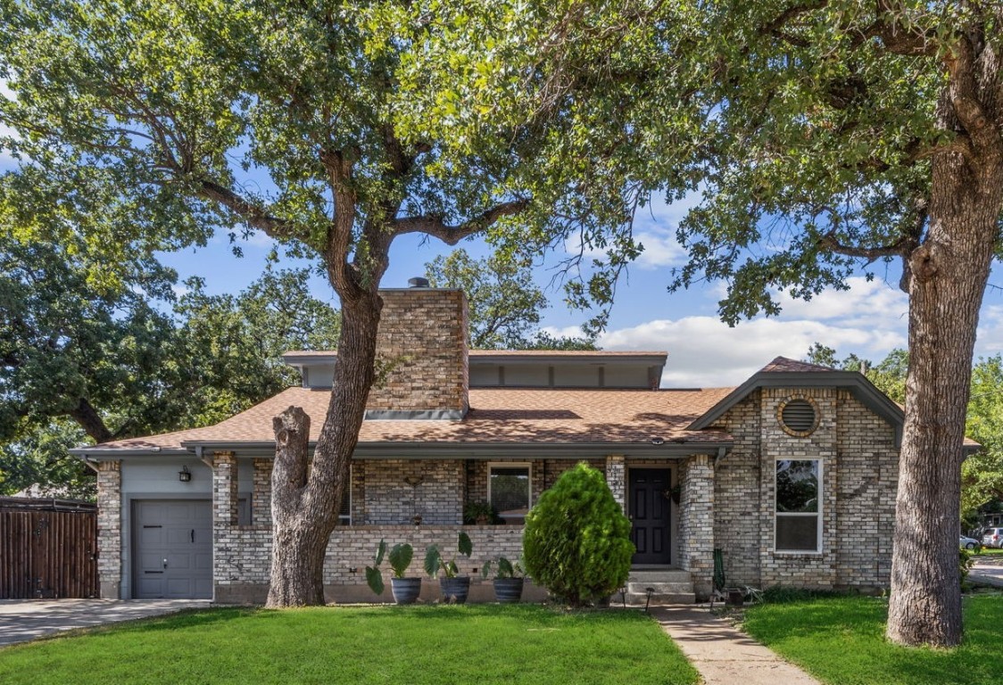 1323 Chamberlain Street Irving TX 75060