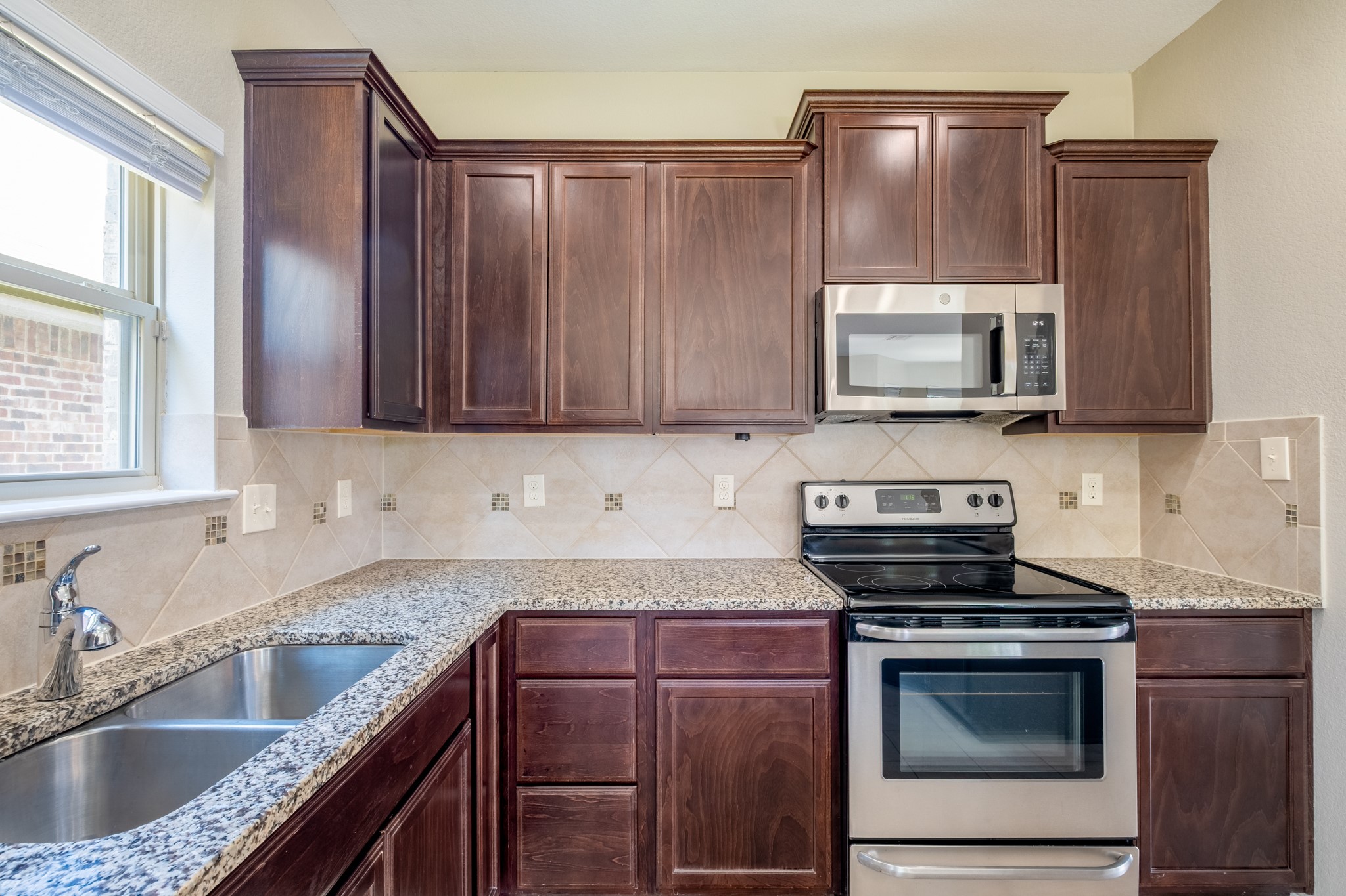 8928 Deadwood Lane Aubrey TX 76227