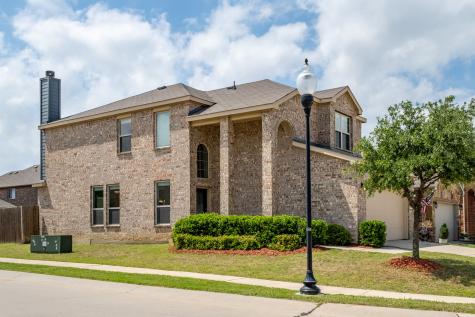 8928 Deadwood Lane Aubrey TX 76227