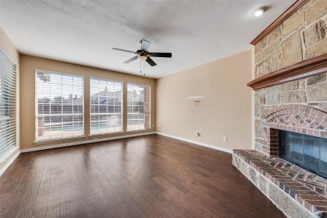 2467 Harbour Drive Grand Prairie TX 75054