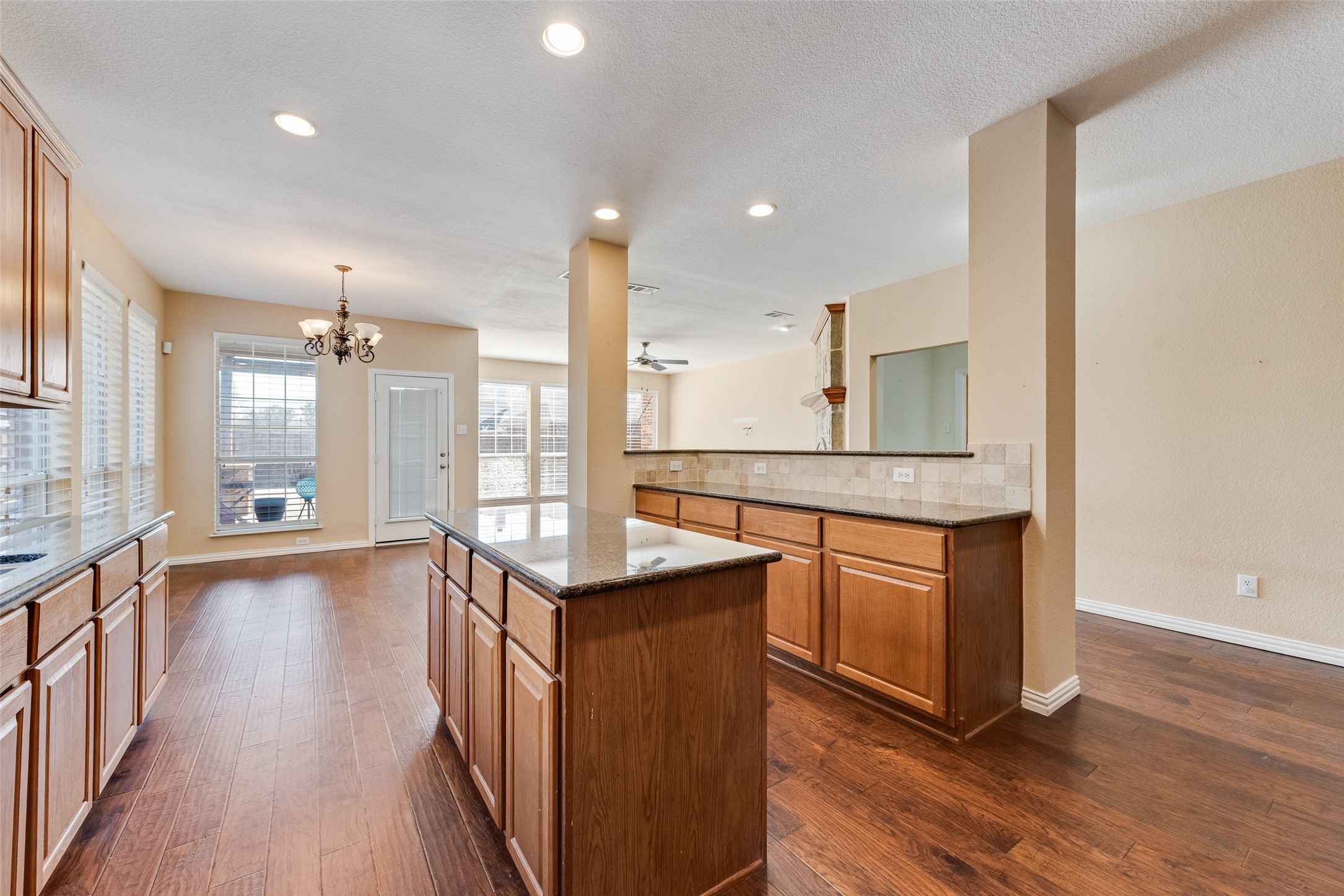 2467 Harbour Drive Grand Prairie TX 75054