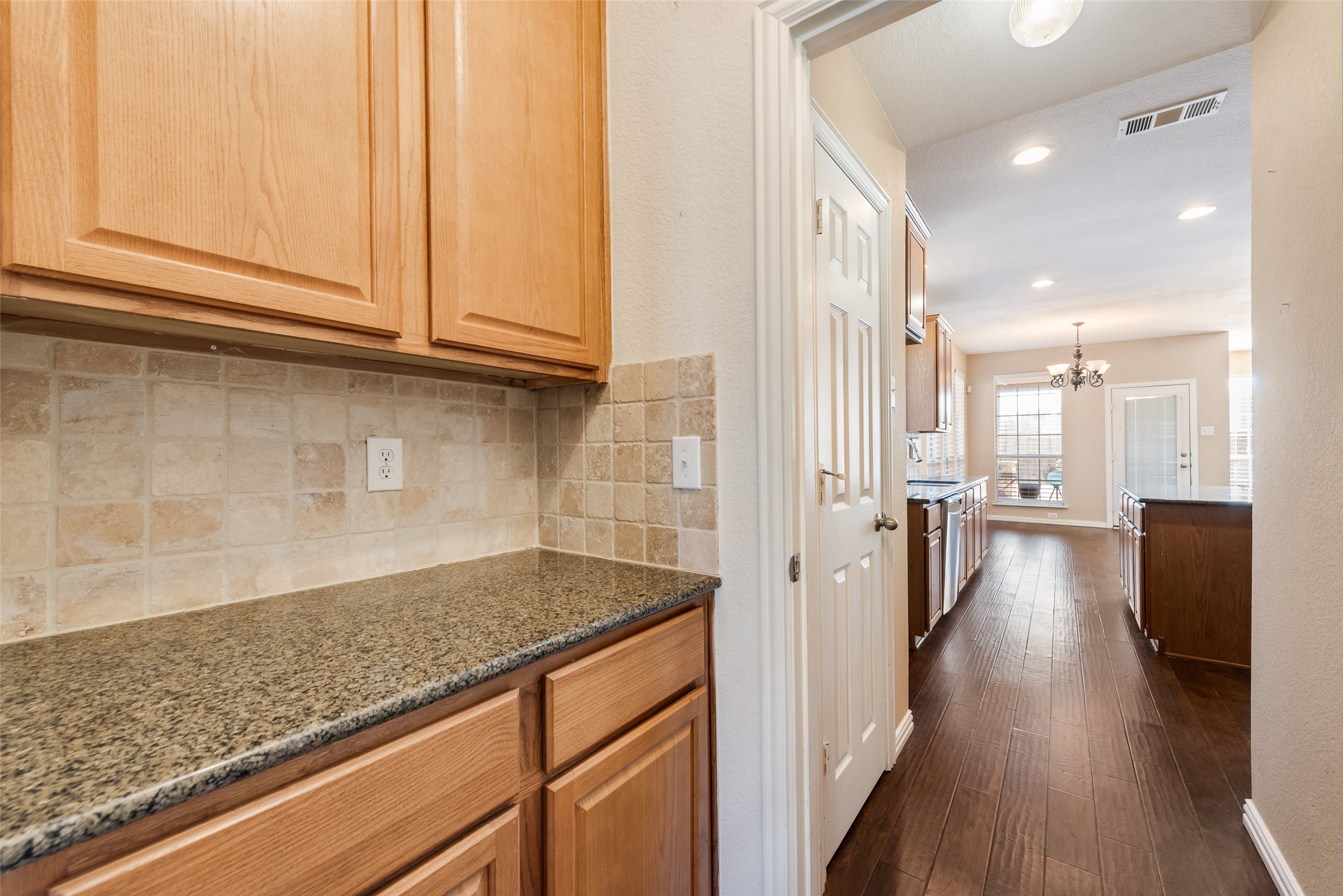 2467 Harbour Drive Grand Prairie TX 75054
