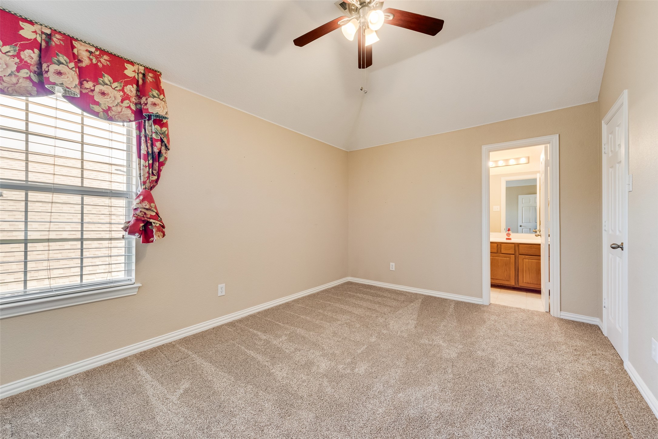 2467 Harbour Drive Grand Prairie TX 75054