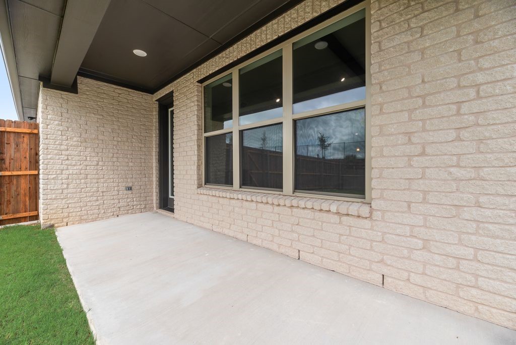 1055 Birdie Street Gunter TX 75058